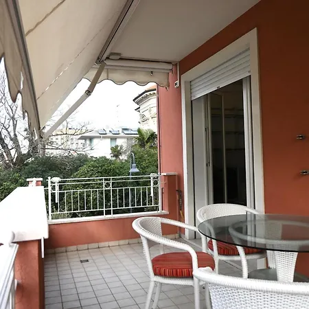 Se134 - Marotta, Bilocale Con Balcone E Garage アパート